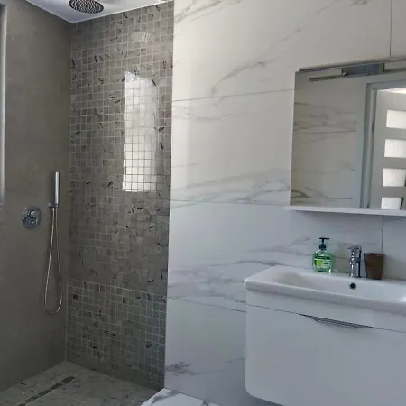 شقة Oceanview Haven ساراندا